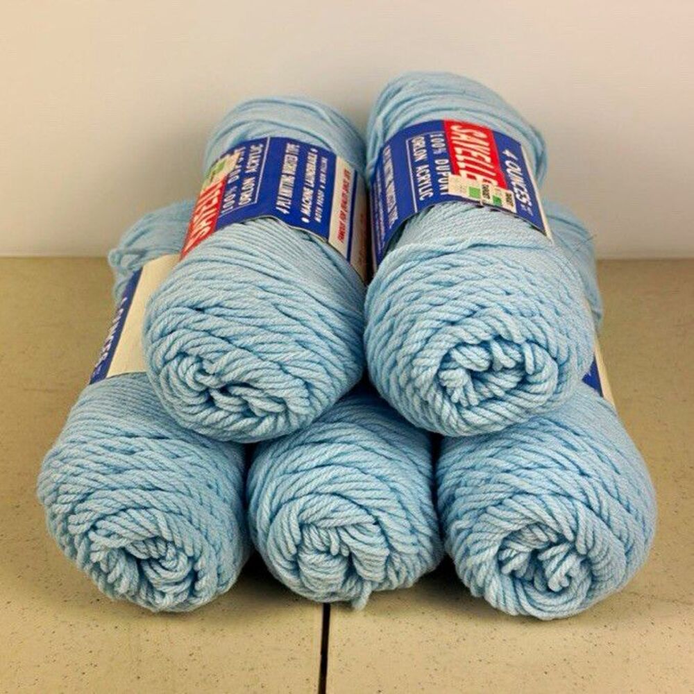 5 skiens Lion Brand Sayelle Acrylic Yarn Light Blue Lot Skein MPN 410